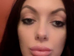 CrystalRash - female with brown hair webcam at LiveJasmin