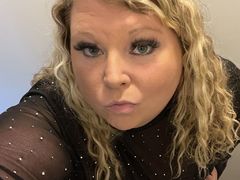 CURVYBlondie from LiveJasmin