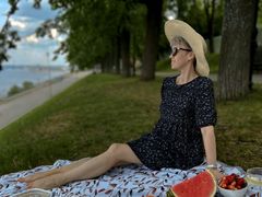 CutieErikaa - female webcam at LiveJasmin