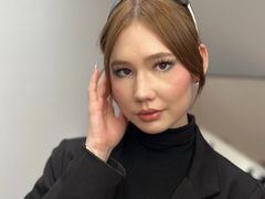 CwenGrundy from LiveJasmin