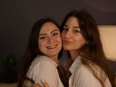 CweneAndLucetta - female with brown hair webcam at LiveJasmin
