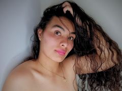 DahianRoss from LiveJasmin