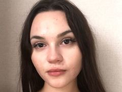 DaisyAngrisano - female with brown hair webcam at LiveJasmin