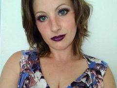 DanaEllis - female with brown hair webcam at LiveJasmin