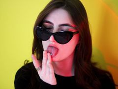 DaniaRaflin - female with brown hair webcam at LiveJasmin