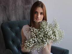 DaniaRaflin - female with brown hair webcam at LiveJasmin