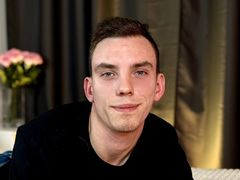 DanielWilsons from LiveJasmin