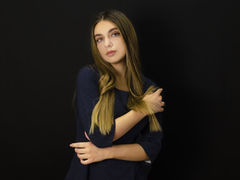 DanielaHunt - blond female webcam at LiveJasmin