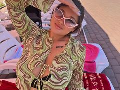 DaniellaMell - female with black hair and  big tits webcam at ImLive