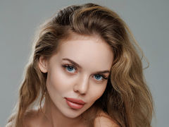 DaniellaMur - blond female with  big tits webcam at LiveJasmin