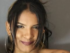 DaphneGlow from LiveJasmin