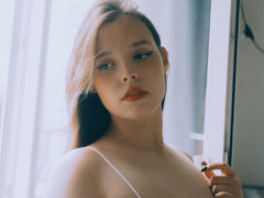 DareleneGrooms - female with brown hair webcam at LiveJasmin