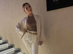 DariIova - blond female webcam at LiveJasmin