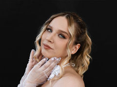 DarinaRoss - blond female webcam at LiveJasmin