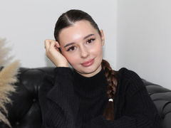 DariyaMills from LiveJasmin