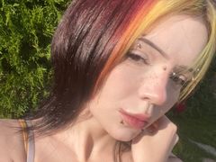 DarlaKarels - female with brown hair webcam at LiveJasmin