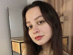 DarlineDuffield - female with brown hair webcam at LiveJasmin