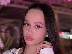 DeannCabiya from LiveJasmin