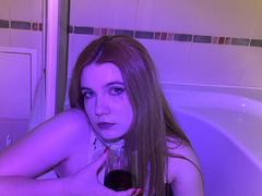 DeedraGlorys - female with brown hair webcam at LiveJasmin