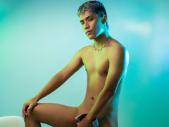 DennisScott from LiveJasmin