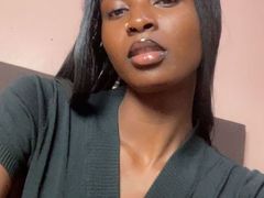 DerbyLaila - female with black hair webcam at LiveJasmin
