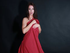 DesperateSexy - female with brown hair webcam at LiveJasmin