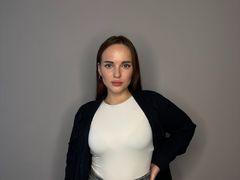 DevorahHerzbrun - female with brown hair webcam at LiveJasmin