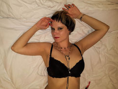 LuckySweetyV - female with brown hair and  big tits webcam at LiveJasmin