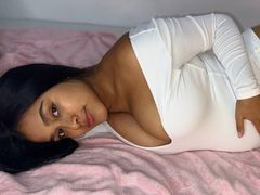 PaulinaBecks - female with brown hair and  big tits webcam at LiveJasmin