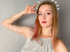 DianaPark - blond female webcam at LiveJasmin