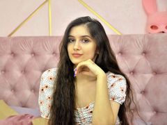 Diana_Ross - female with brown hair and  small tits webcam at ImLive