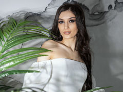 Diana_Ross - female with brown hair and  small tits webcam at ImLive