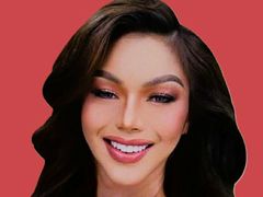 HotAPPLElicious - shemale with black hair webcam at LiveJasmin