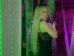DinnGreeni from LiveJasmin