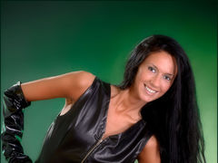dirtyjustine - female with black hair webcam at LiveJasmin