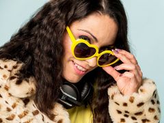 DJaneQueen - female with brown hair webcam at LiveJasmin
