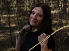 DominoBasil - female with brown hair webcam at LiveJasmin