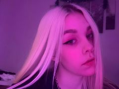 DoraBayle - blond female webcam at LiveJasmin