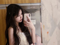 DorisEileen - female with black hair webcam at LiveJasmin