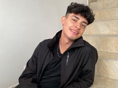 DrakeCollinss - male webcam at LiveJasmin