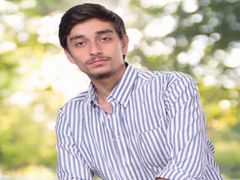 DrakeDig from LiveJasmin