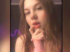 DynaBae - blond female with  big tits webcam at LiveJasmin