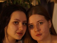 EadlinAndGuineve from LiveJasmin