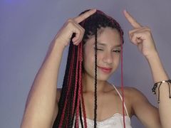 EvelynTrujillo1 - female with black hair webcam at ImLive