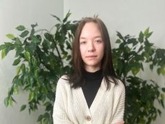 EdinaDuty - female with brown hair webcam at LiveJasmin