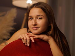 EditaFelton - female with brown hair and  small tits webcam at LiveJasmin