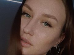 EdithaBramblett - female with brown hair and  big tits webcam at LiveJasmin