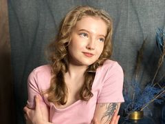 EdlaDrudge - female with brown hair webcam at LiveJasmin