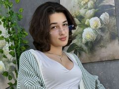 EdnaRomberg - female with brown hair webcam at LiveJasmin