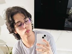 EduardoLomas from LiveJasmin